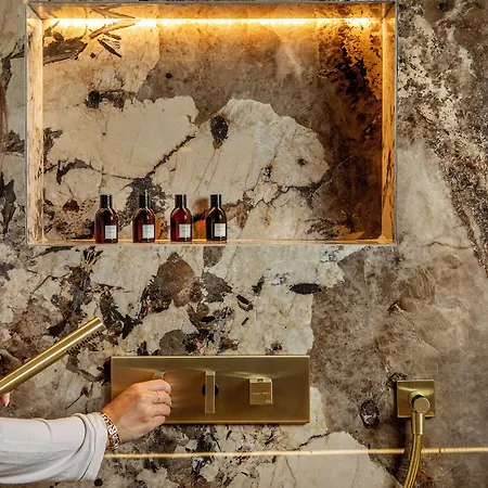 Borghese Boutique Pensión 4*
